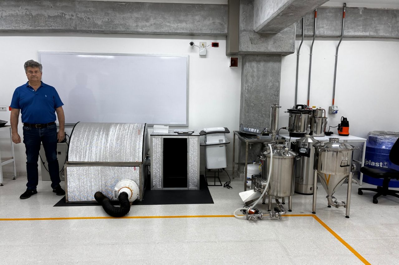 Empresario y estudiante del Doctorado en Ingeniería dona equipos a la UAM