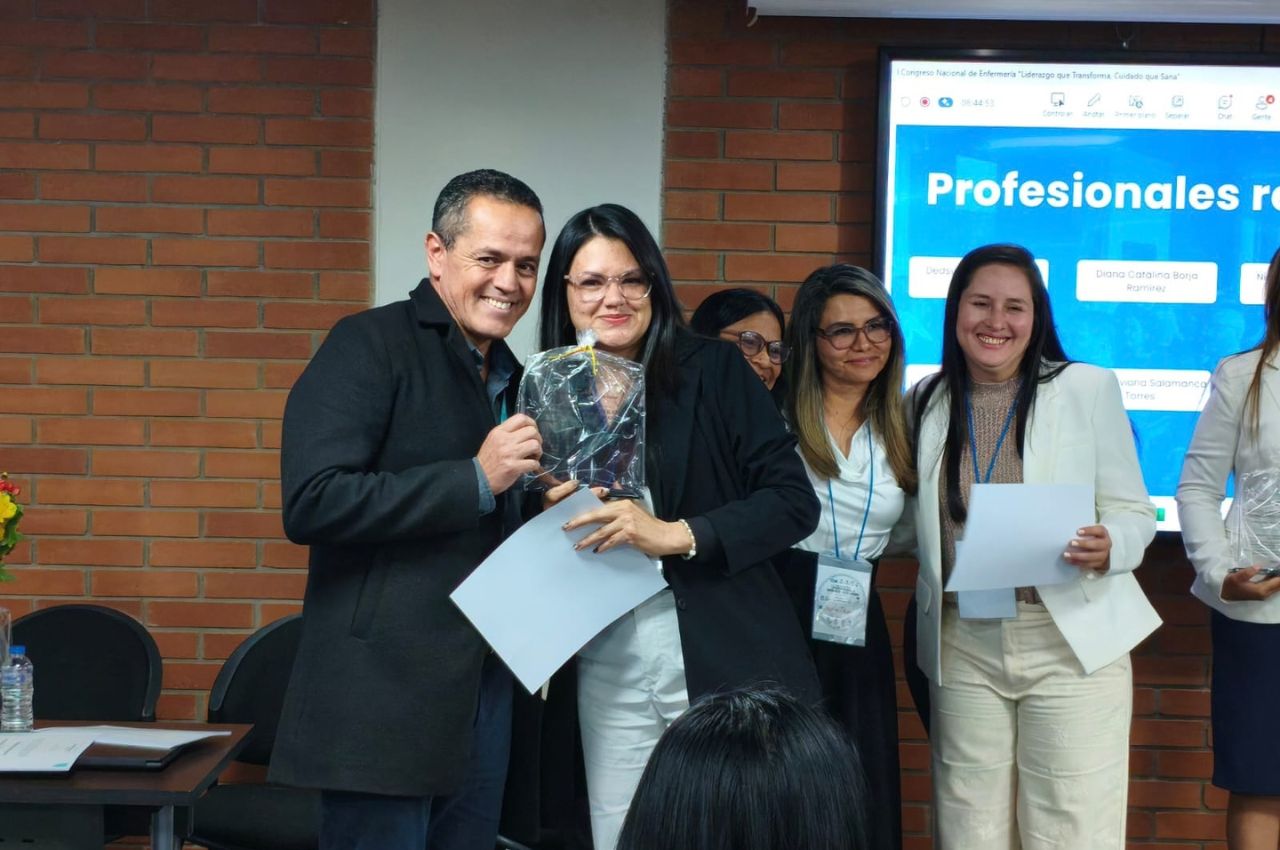 Graduada UAM recibe reconocimiento nacional a la Excelencia en Enfermería
