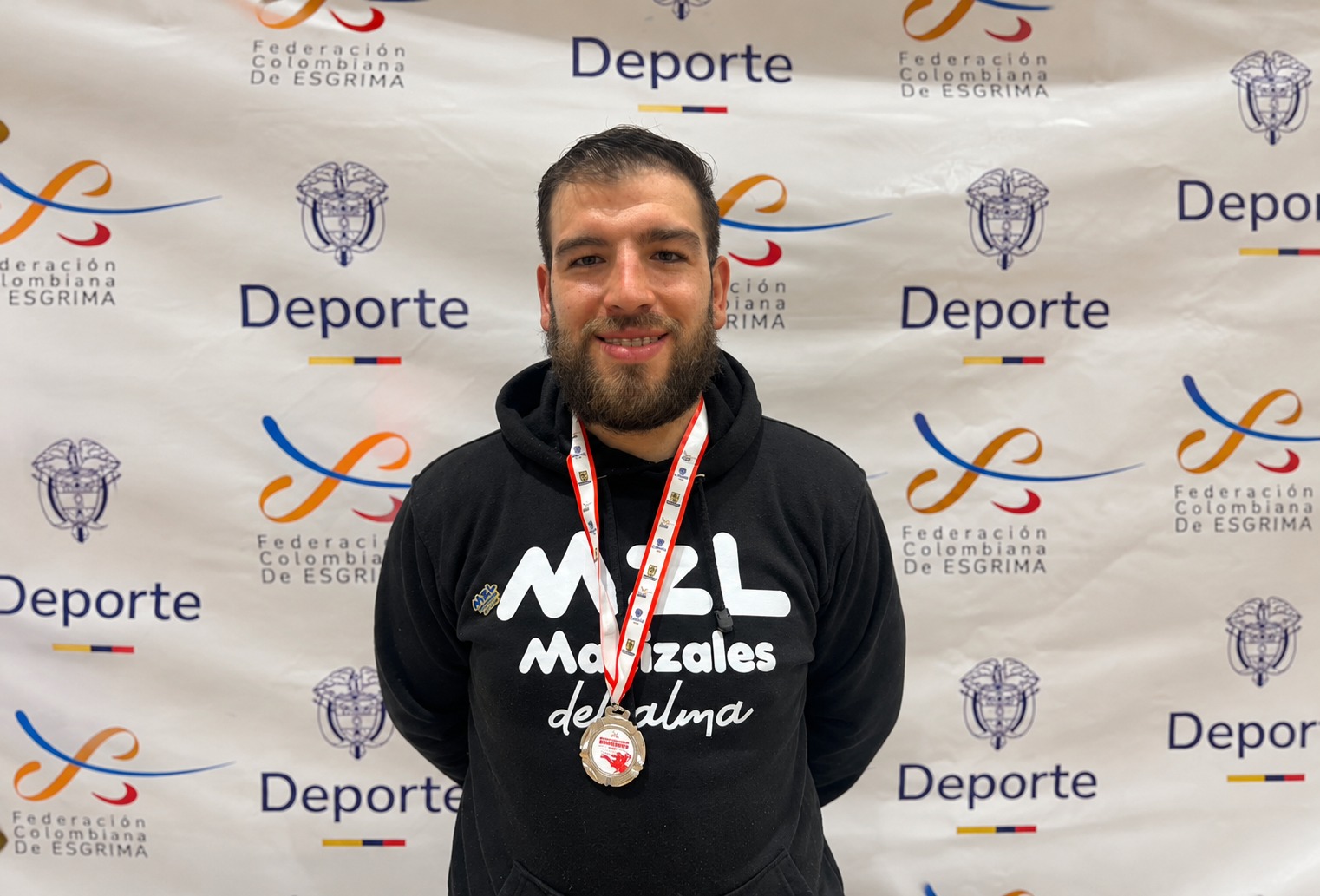 Graduado UAM, subcampeón nacional de esgrima
