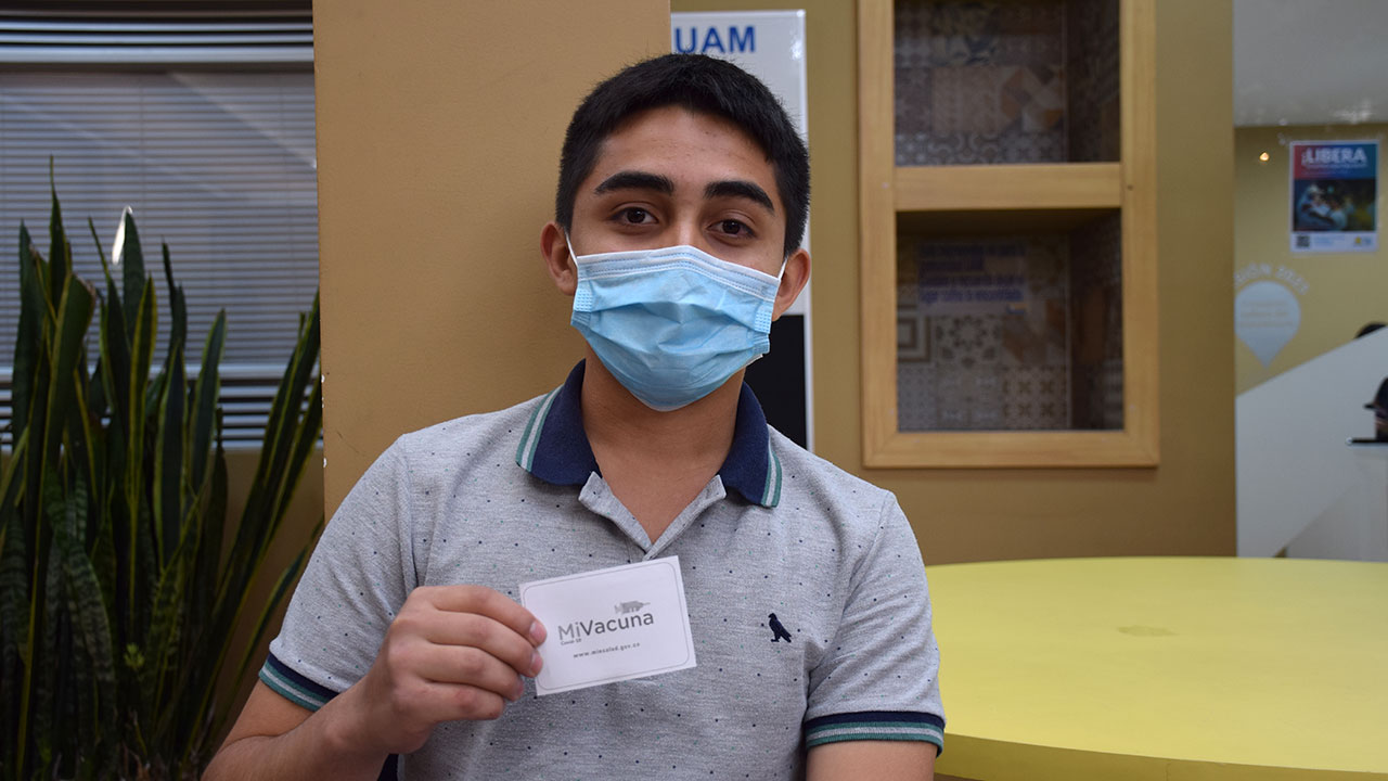 Carlos Daniel Gil, estudiante de la Tecnología en Automatización Industrial