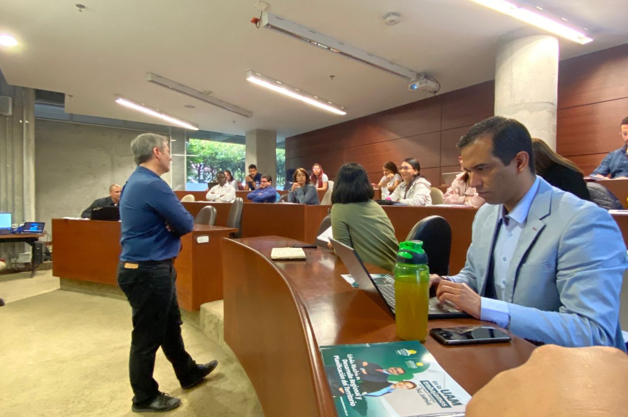 Conversatorio realizado en la UAM sobre ambiente, desarrollo y territorio