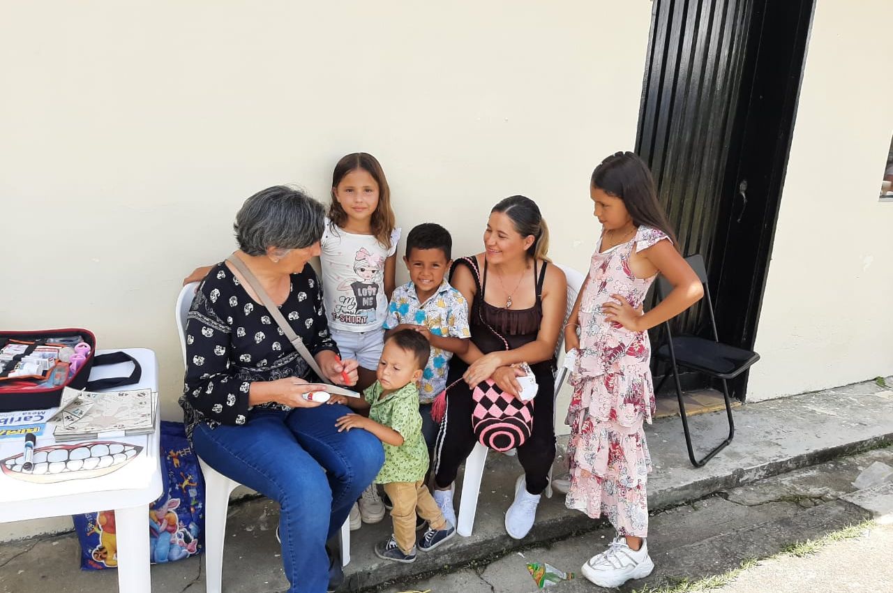 Docentes y estuidiantes UAM en voluntariado