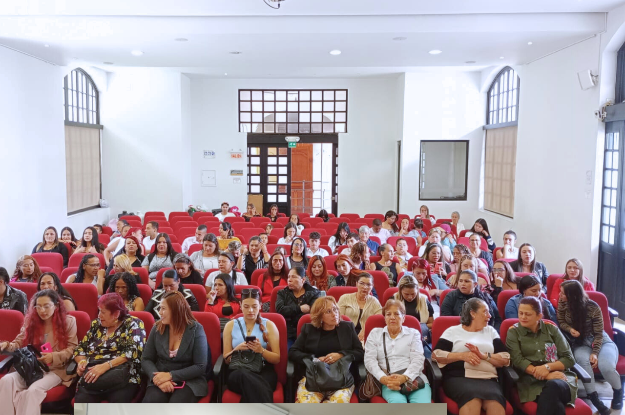 Clausura de Paz y Competitividad con el sector social