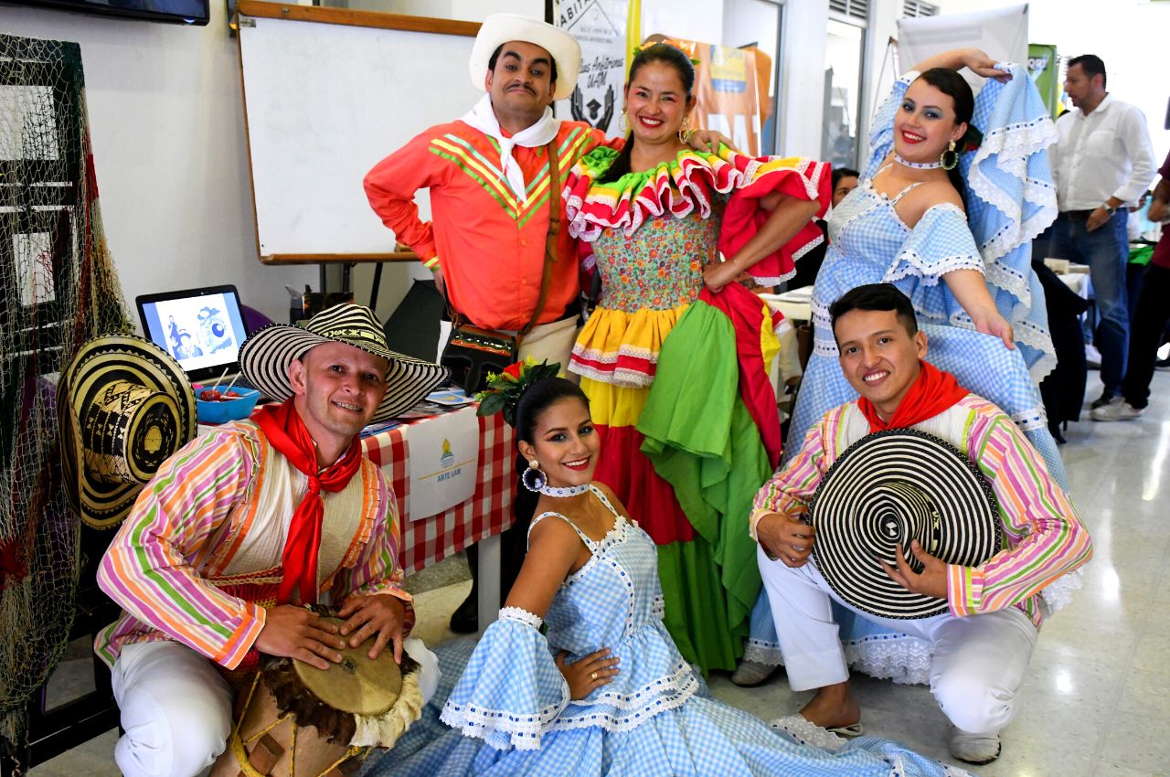 Enraizados UAM, también hicieron su presentación en ambas jornadas