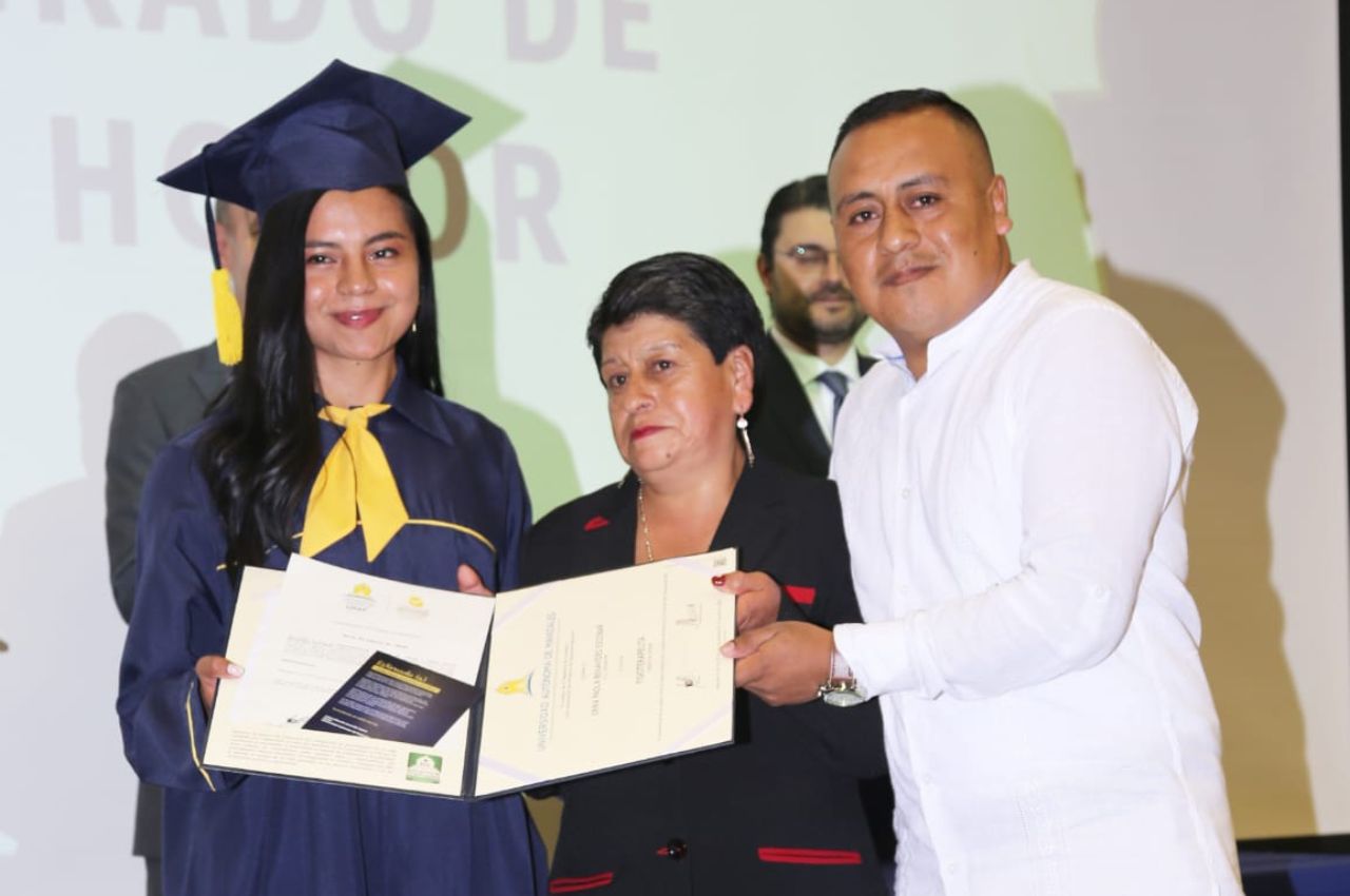 Nuestra graduada de Honor se destacó en las Pruebas Saber Pro