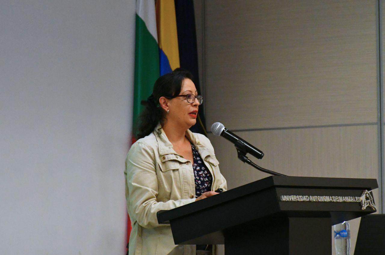 Lina Vera, graduada de Ingeniería Electrónica, dictó una conferencia en la UAM en la celebración de los 25 años de este programa.