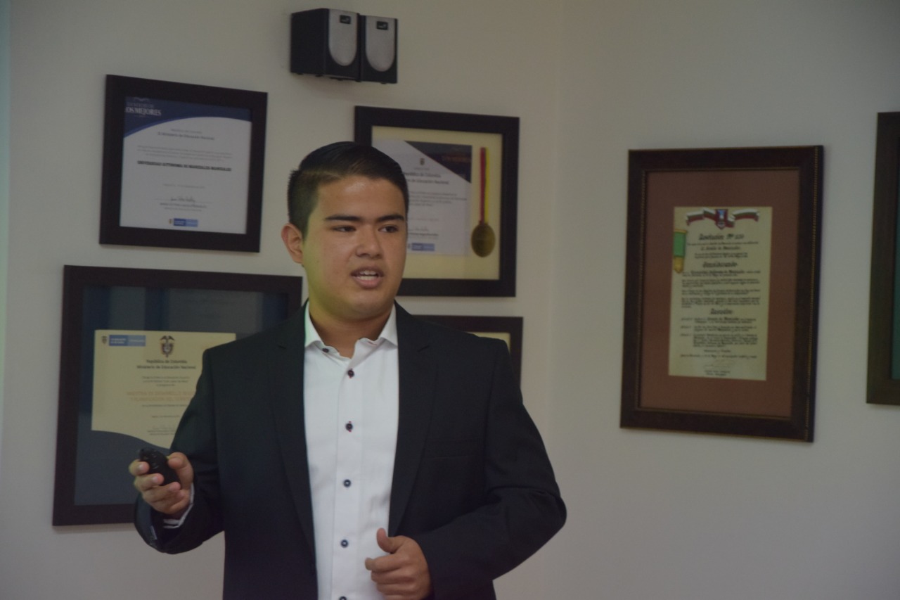 Juan Esteban Hoyos desarrolló un plástico biodegradable