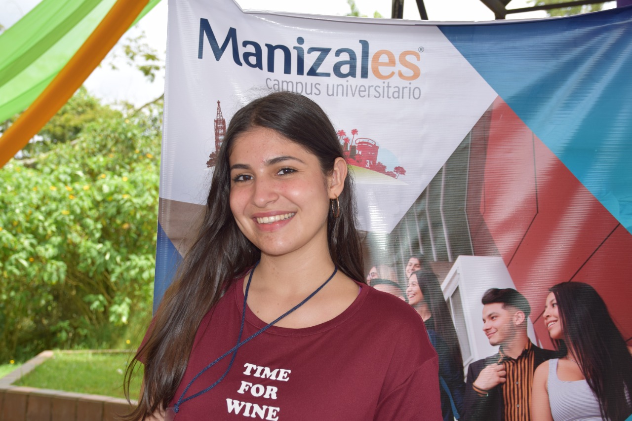 Karen Dayana Castaño, estudiante de Negocios Internacionales y Economía de la Universidad Autónoma de Manizales