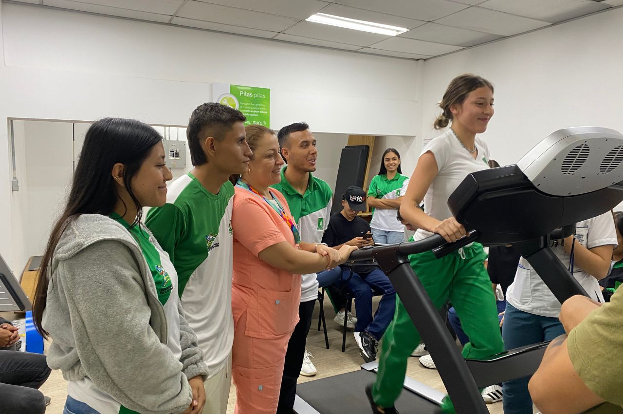 Estudiantes de la Universidad del Quindío visitan Laboratorio Análisis de Movimiento