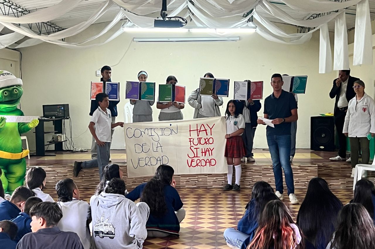 Conversatorios con estudiantes en la Institución Educativa Maltería