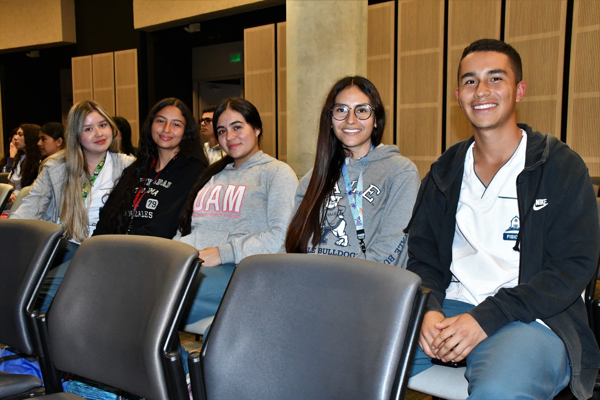 Participación de estudiantes en la conferencia sobre Rehabilitación Vascular Periférica