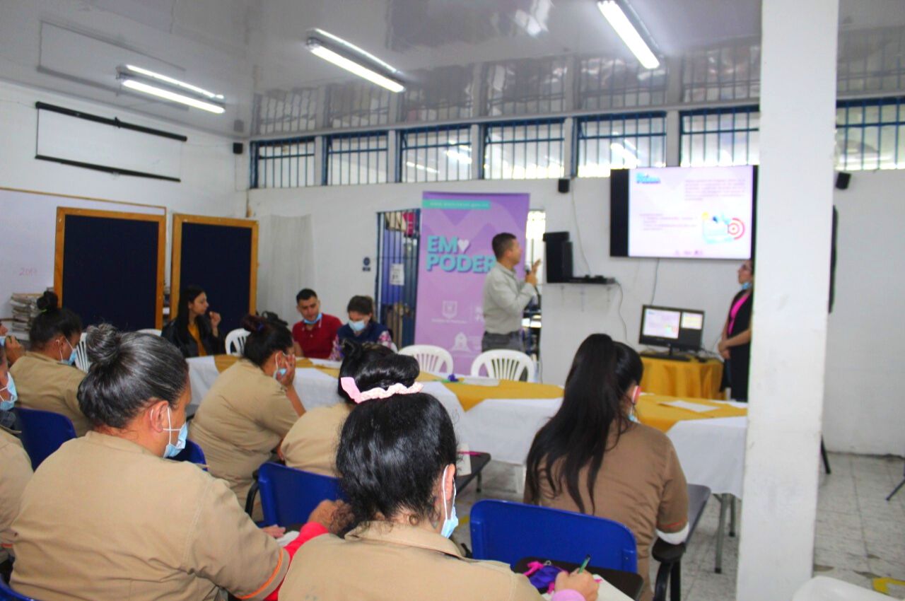 Mujeres fortalecerán ideas de negocio con el programa Empodera