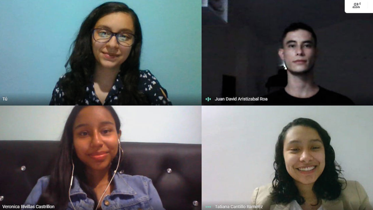 Verónica Rivillas Castrillón, María José Toro Londoño, Tatiana Cantillo Ramírez y Juan David Aristizábal Roa, estudiantes de Ingeniería Biomédica_0