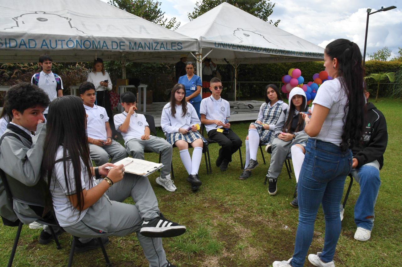Estudiantes y trabajadores de la UAM participan en el Festival de la Cometa para promover una cultura saludable sin consumo de SPA