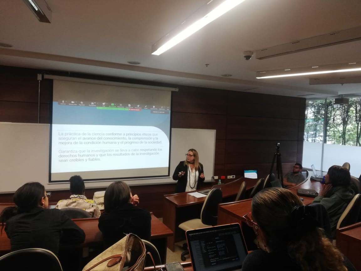 Doctora Marta Arumí habla sobre las Herramientas de traducción con inteligencia artificial