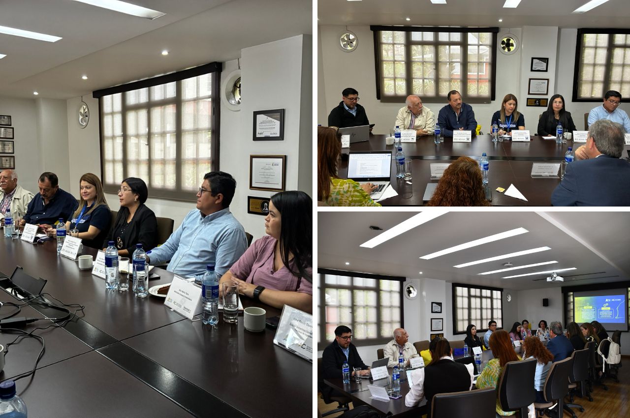 Encuentro en la Universidad Autónoma de Manizales: