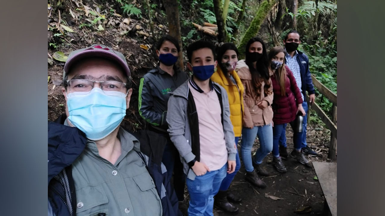 estudiantes UAM en el Nevado del Ruiz