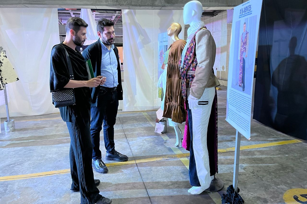 El fotógrafo Santiago Quiceno fue jurado del Salón de la Mosa, junto con el docente Pablo Cuartas.