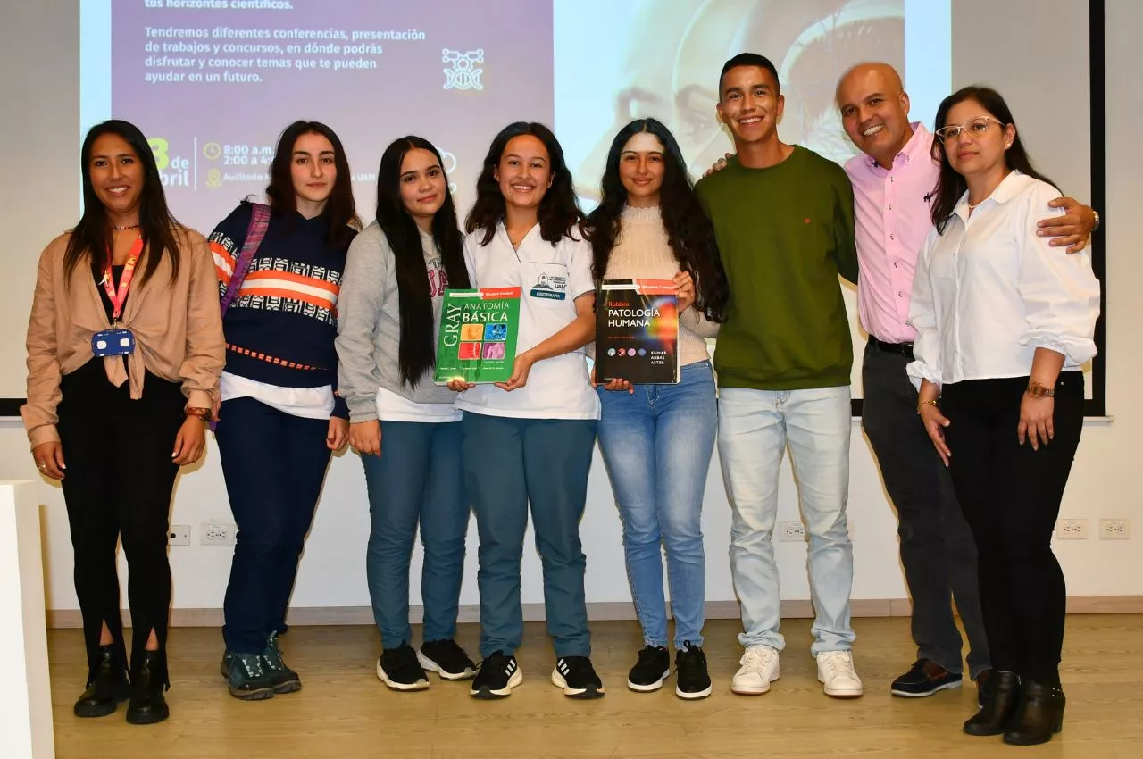 Ganadores del primer Concurso Local de Anatomía.