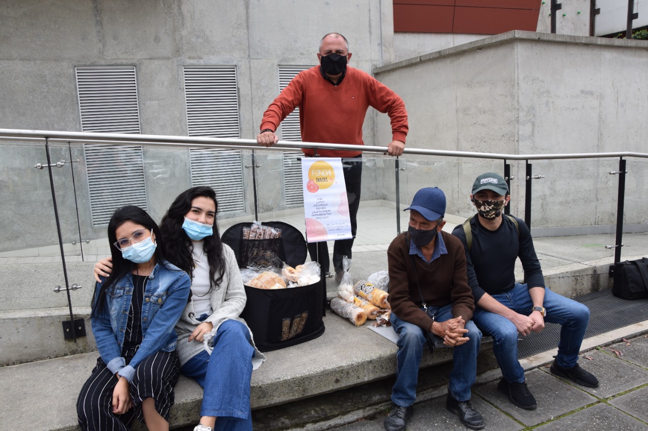 maletín versátil en sus compartimientos uam