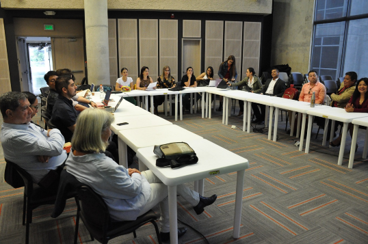 Mesa de estudiantes de la tercerea cohorte del diplomado iad