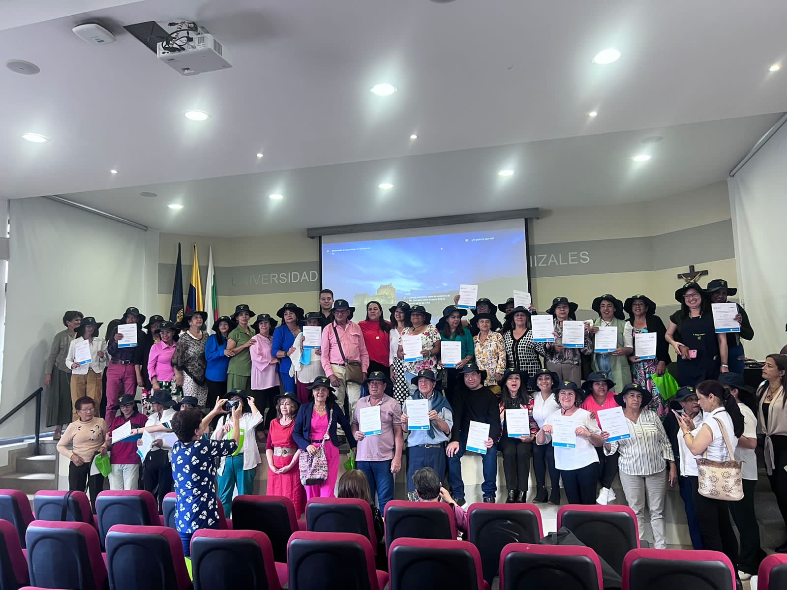 Paz y Competitividad realizó la clausura con huerteros urbanos