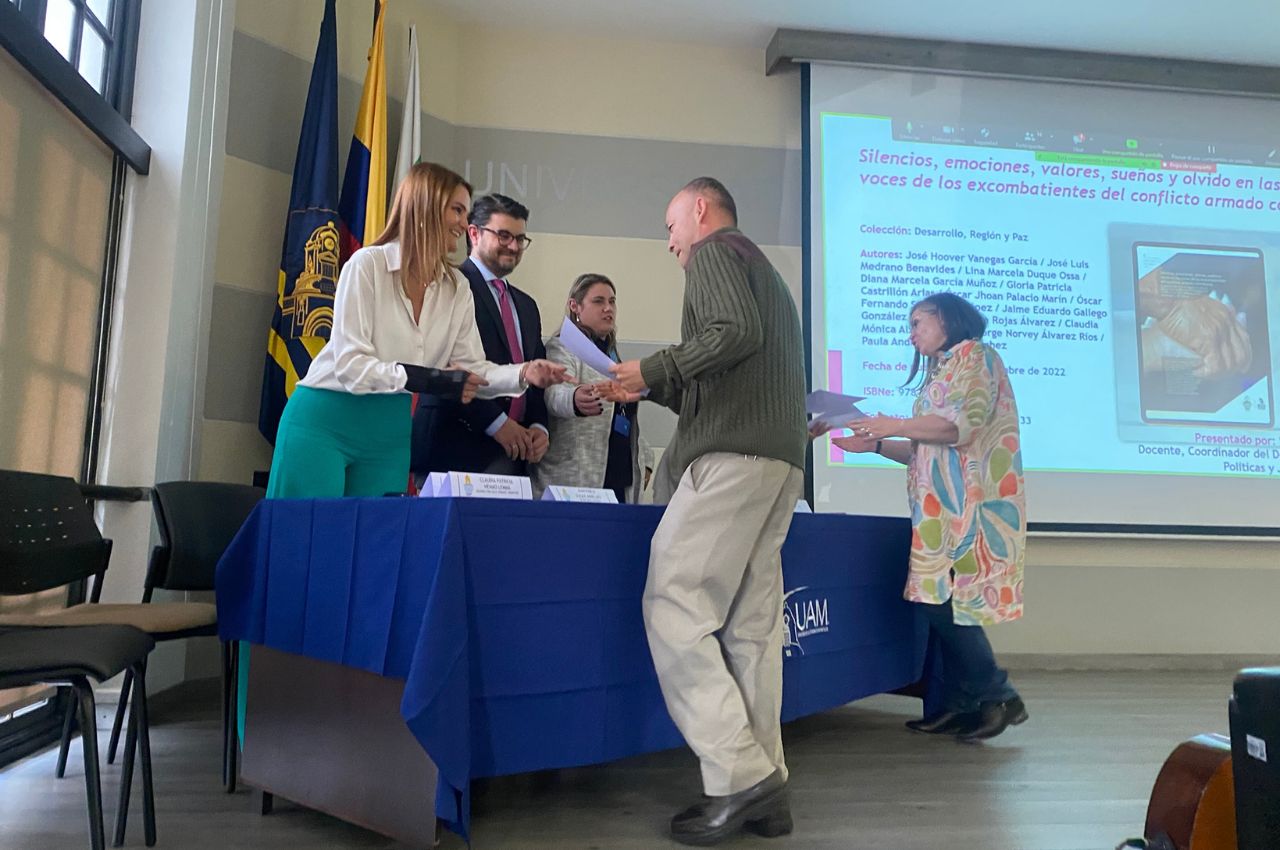 Reconocimiento a las publicaciones 2022 en la Semana del Idioma