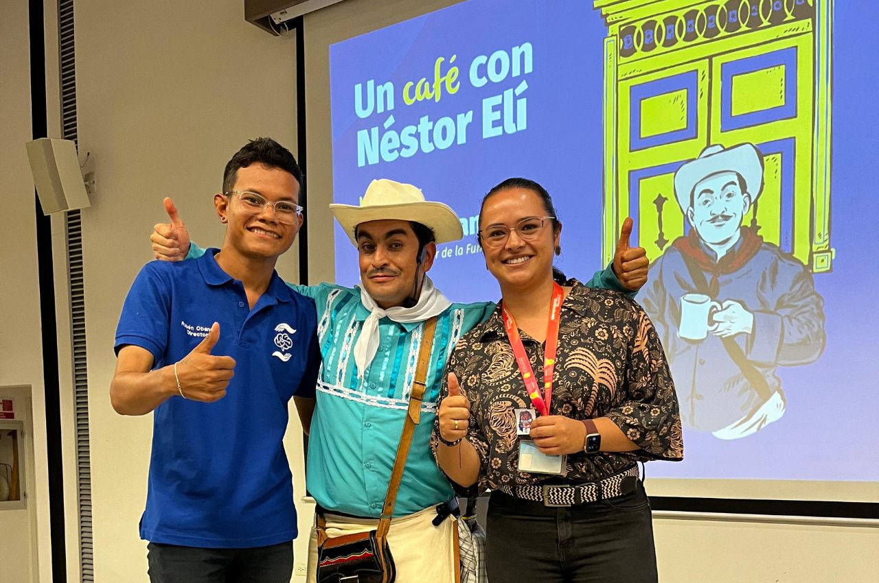 En la UAM se tuvo el evento Un Café con Néstor Elí.