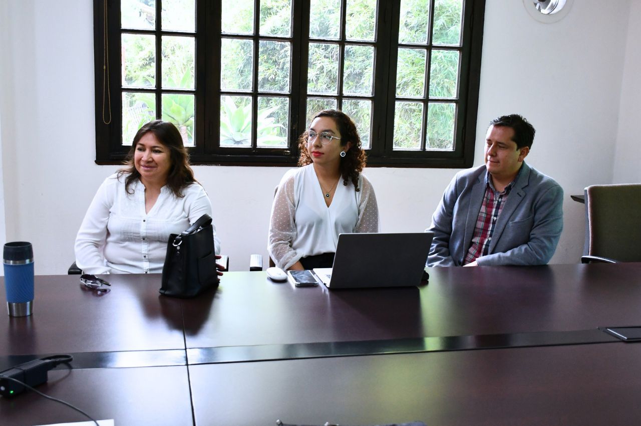 La visita de directivos del Programa de Odontología de la Universidad Católica de Cuenca busca generar intercambio académico. 