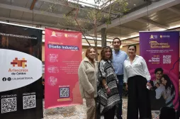 Jornada de Artesanos: una alianza entre las artesanías y el diseño en la UAM Docentes y estudiantes en la Jornada de Artesanos