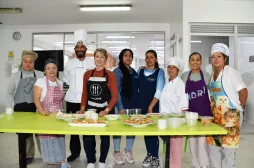 Estudiantes del Curso de Cocina Saludable Navideña