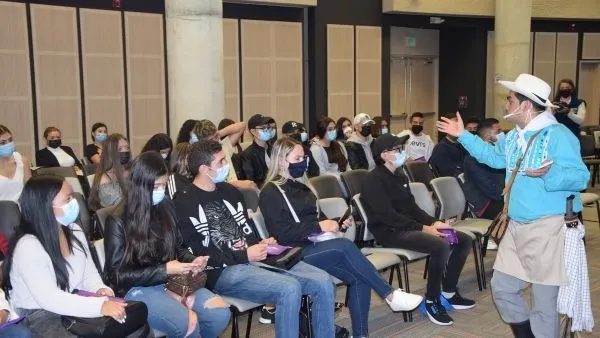 nuevos estudiantes de la UAM reciben inducción