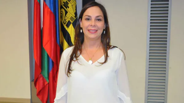 Ángela María de la Roche Cadavid uam