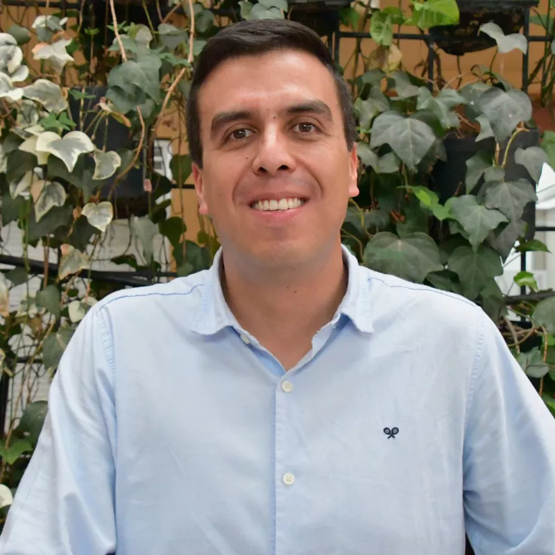 Julian Alberto Agudelo Ramos Docente departamento Física y Matemáticas