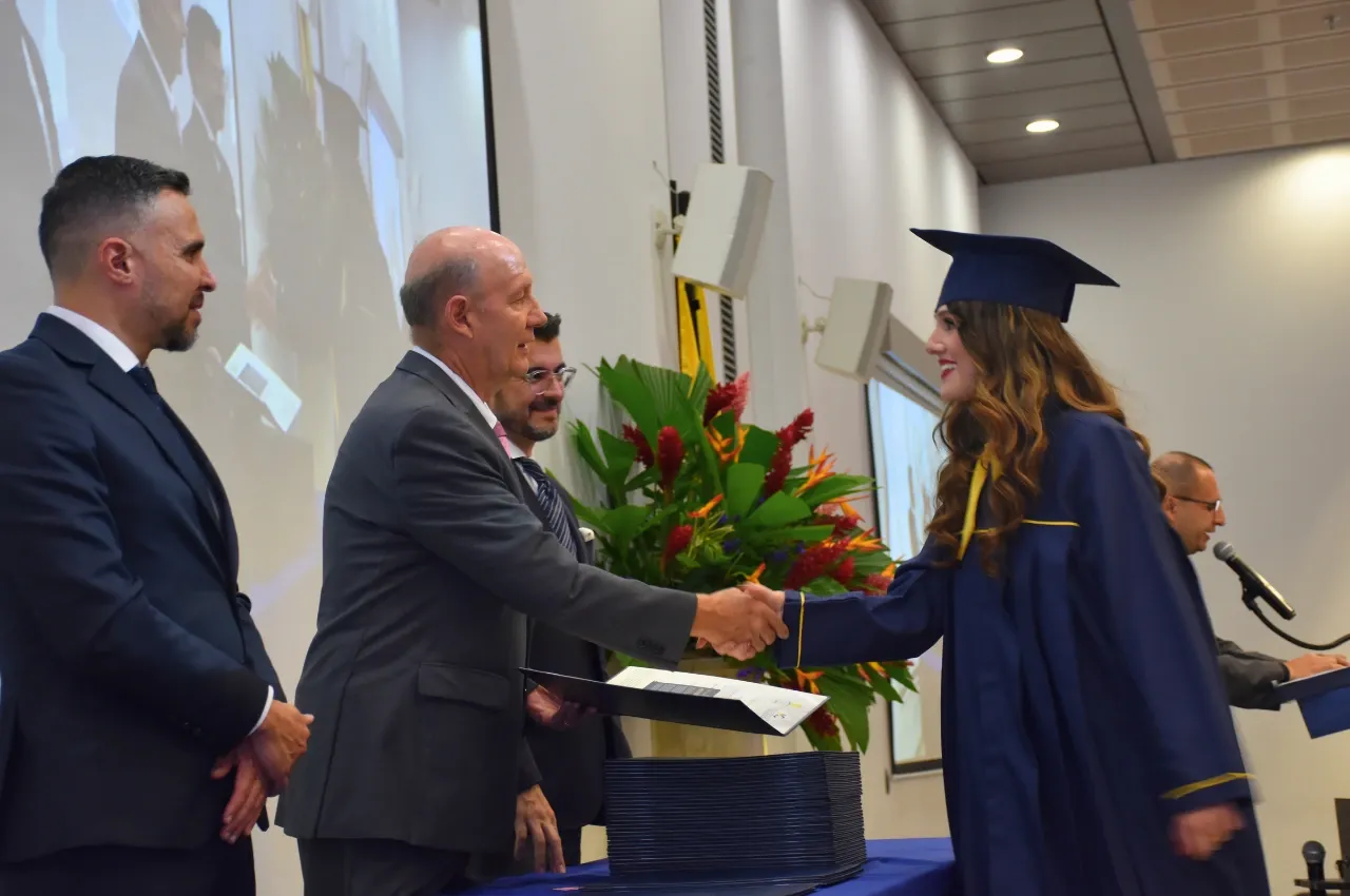 Estudiante, Grados 27 de agosto